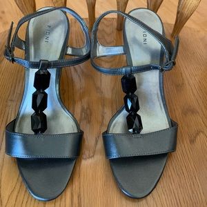 Fioni sandals
